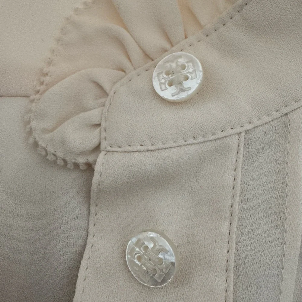 LIKE NEW Tory Burch Elegant Ivory Sleeveless Blouse EXCELLENT CONDITION - Picture 4 of 8